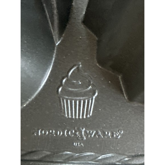 Williams Sonoma NORDIC WARE Cute Cupcake Cake Pan 3D Large Oversized 6 Cups Rare - Picture 10 of 10